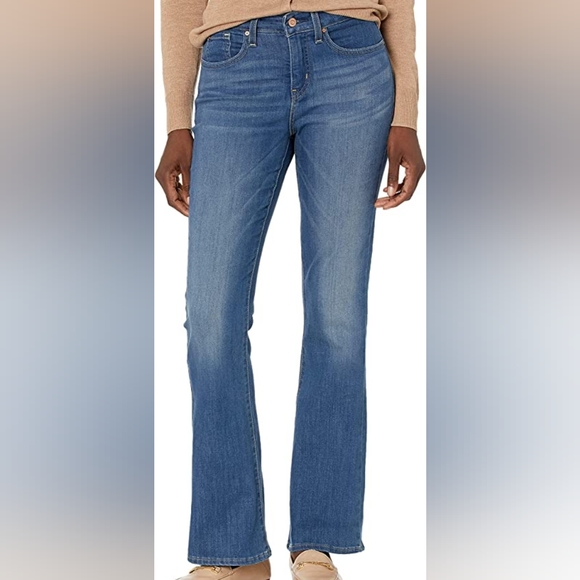 Signature by Levi Strauss & Co. Gold Label Midrise Bootcut Jeans Size 2 Short - Picture 1 of 11